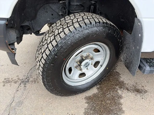 Ford F350SD photo 16
