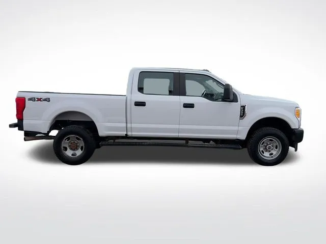 Ford F350SD photo 8