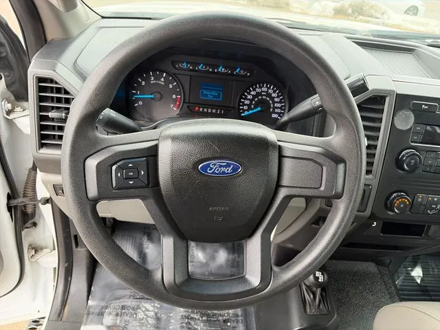 Ford F350SD photo 26