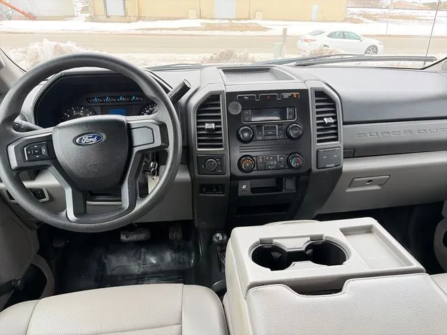 Ford F350SD photo 29