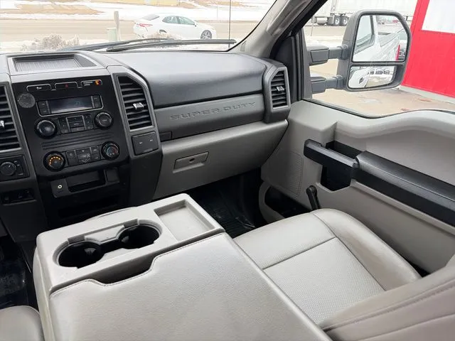 Ford F350SD photo 31