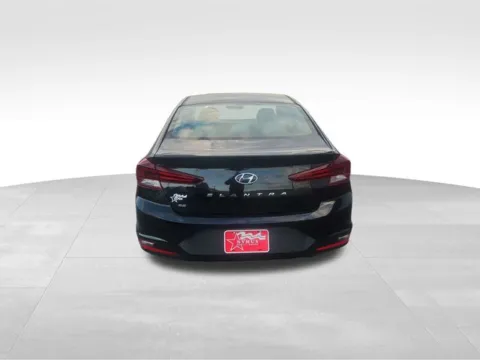 More photos of 2019 Hyundai Elantra SE at Nyhus Family Sales, MN