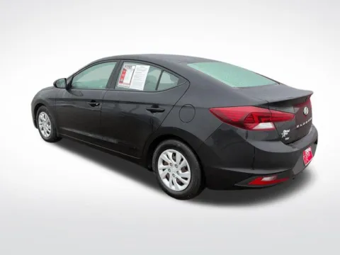 More photos of 2019 Hyundai Elantra SE at Nyhus Family Sales, MN