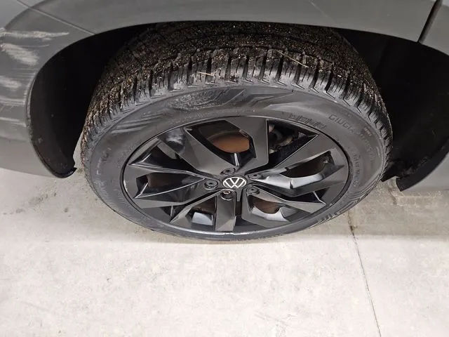 Volkswagen Taos photo 16