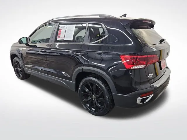 Volkswagen Taos photo 4