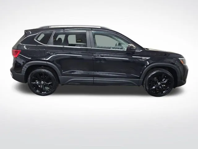 Volkswagen Taos photo 9