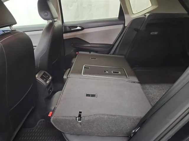 Volkswagen Taos photo 40