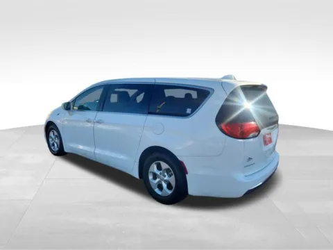 More photos of 2017 Chrysler Pacifica Hybrid Touring Plus at Nyhus Family Sales, MN