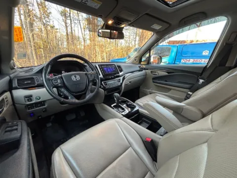 More photos of 2017 Honda Ridgeline RTL-E at Pinnacle Motor Company LKN, NC