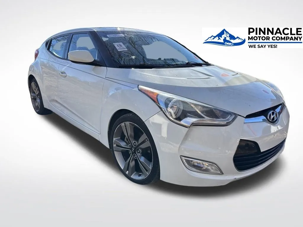 2012 Hyundai Veloster Base's photo