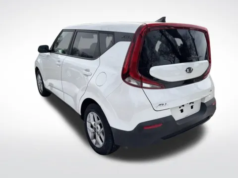 More photos of 2021 Kia Soul S at Pinnacle Motor Company LKN, NC