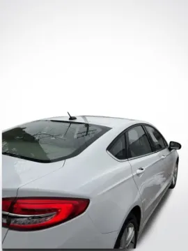 More photos of 2018 Ford Fusion Hybrid SE at Pinnacle Motor Company LKN, NC