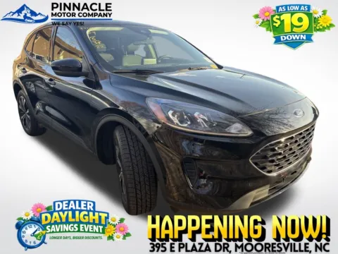 Black 2022 Ford Escape SE for sale in Mooresville, NC