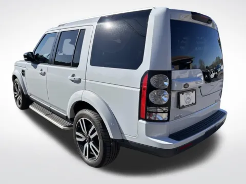 More photos of 2016 Land Rover LR4 HSE at Pinnacle Motor Company LKN, NC