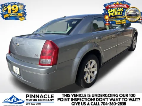 More photos of 2007 Chrysler 300 Touring at Pinnacle Motor Company LKN, NC