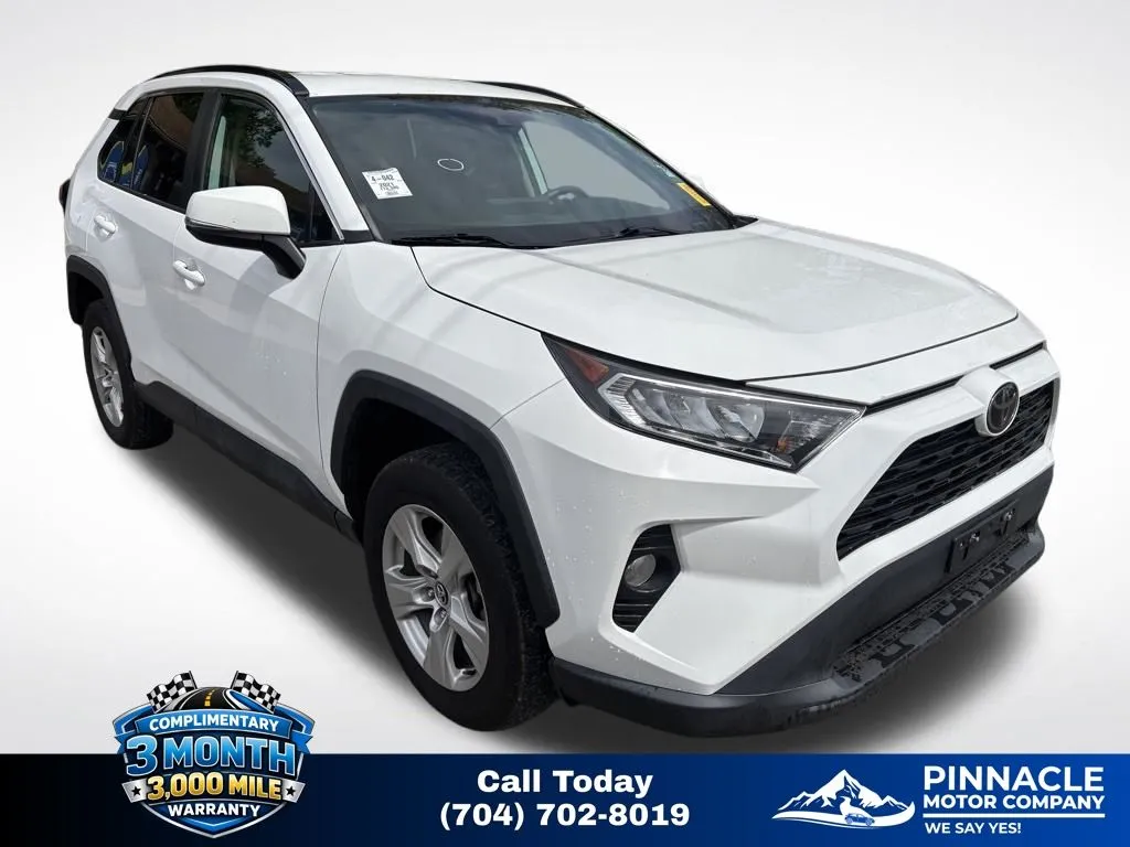 2021 Toyota RAV4 XLE AWD's photo