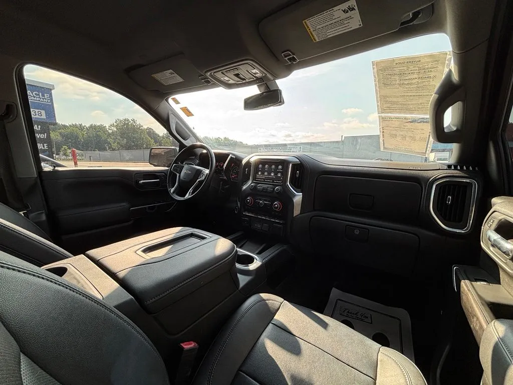 2021 Chevrolet Silverado 1500 LTZ - Photo 17