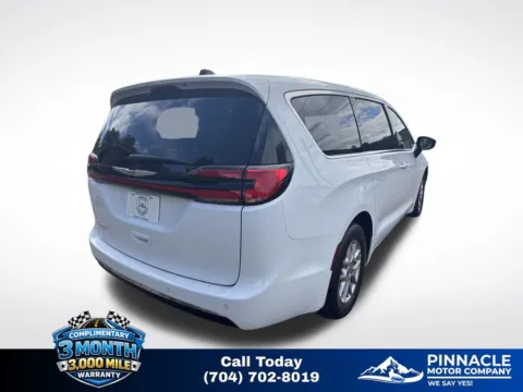 More photos of 2025 Chrysler Pacifica Select at Pinnacle Motor Company LKN, NC