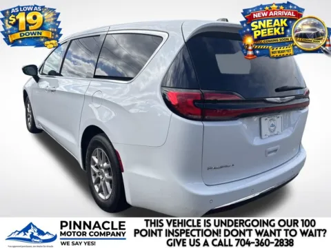 More photos of 2025 Chrysler Pacifica Select at Pinnacle Motor Company LKN, NC