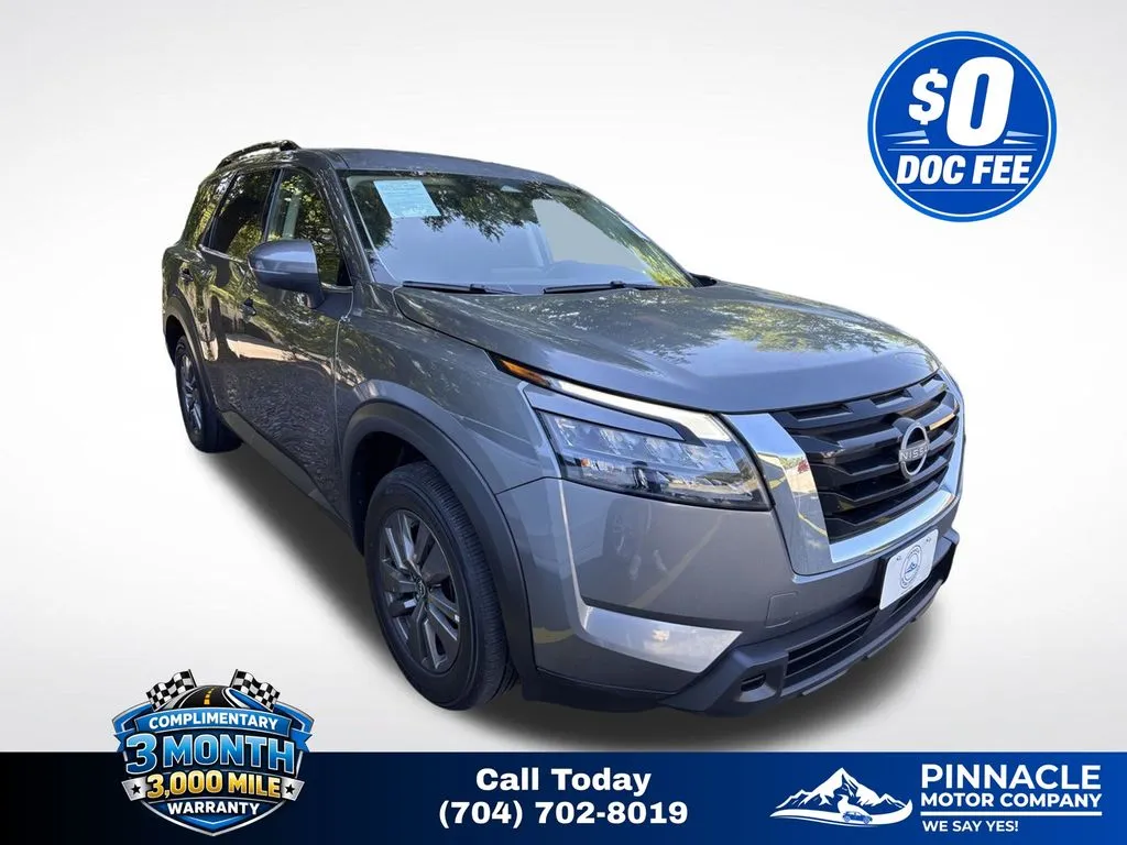 2024 Nissan Pathfinder SV 4WD's photo