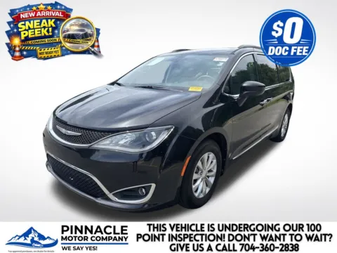 More photos of 2017 Chrysler Pacifica Touring L at Pinnacle Motor Company LKN, NC