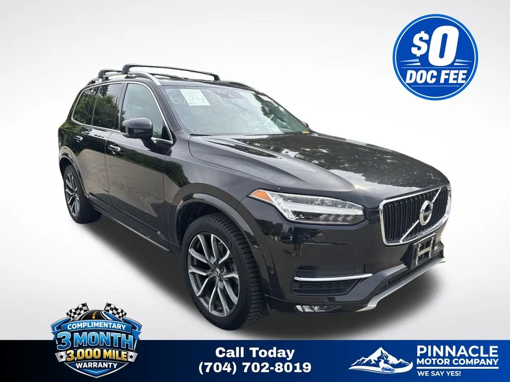 2017 Volvo XC90 T6 AWD Momentum's photo
