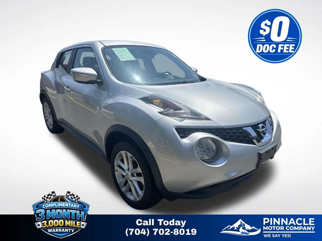 2016 Nissan Juke S AWD CVT's photo