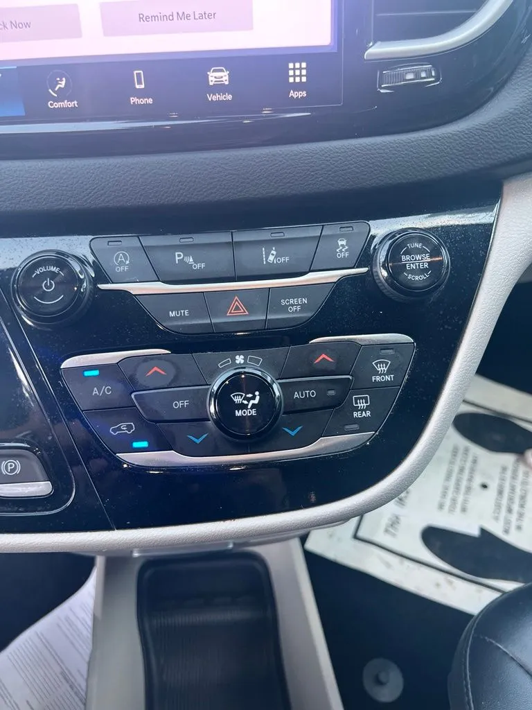 2024 Chrysler Pacifica Touring L - Photo 21