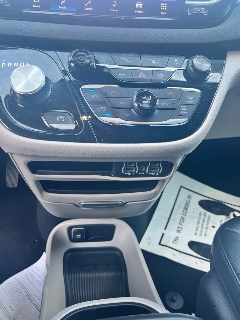 2024 Chrysler Pacifica Touring L - Photo 23
