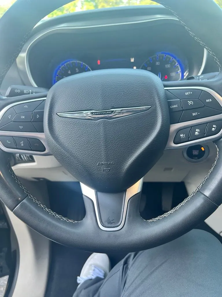 2024 Chrysler Pacifica Touring L - Photo 19