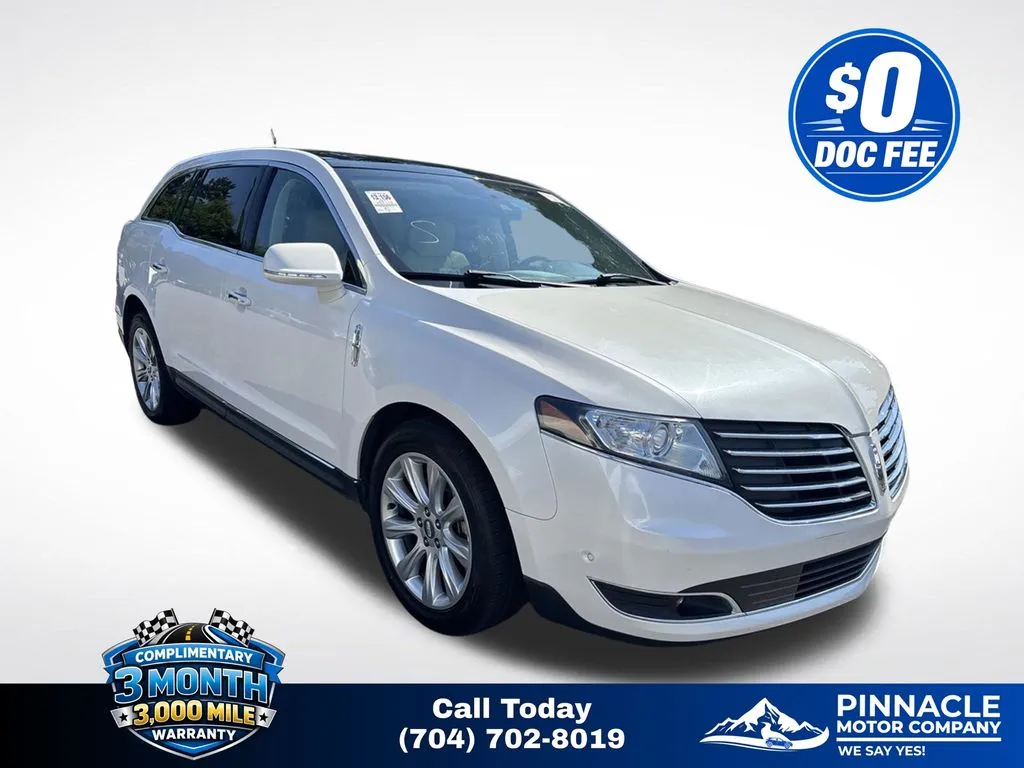 White 2017 Lincoln MKT Elite for sale in Mooresville, NC