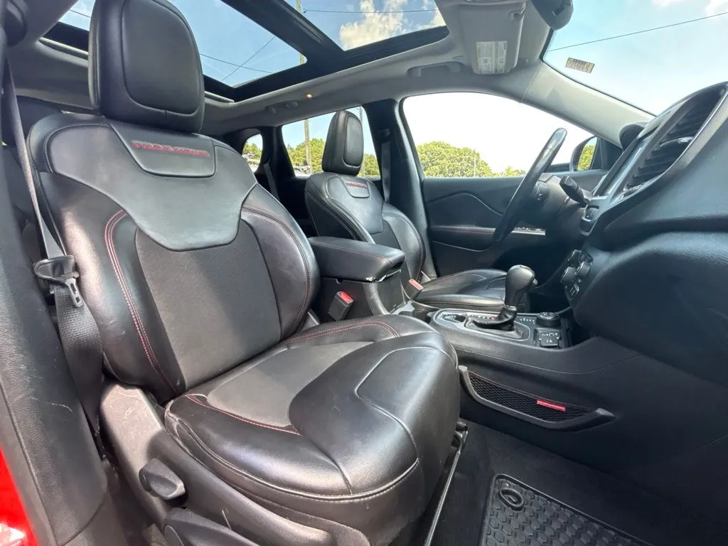 2021 Jeep Cherokee Trailhawk - Photo 19