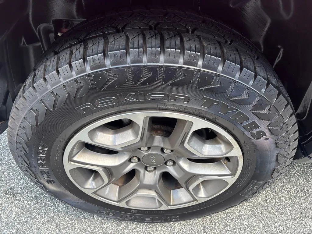 2021 Jeep Cherokee Trailhawk - Photo 27