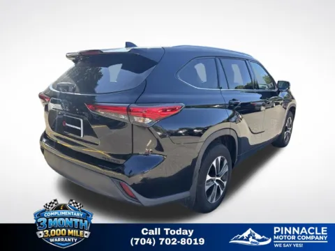More photos of 2021 Toyota Highlander XLE at Pinnacle Motor Company LKN, NC