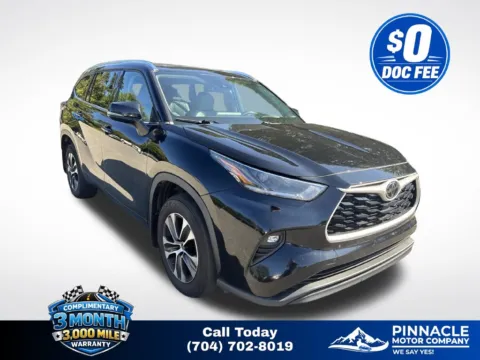 Black 2021 Toyota Highlander XLE for sale in Mooresville, NC