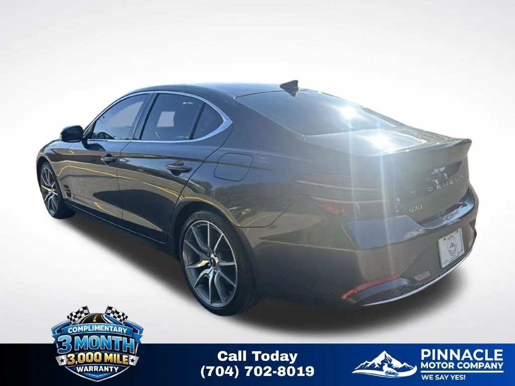 2023 GENESIS G70 Standard - Photo 7