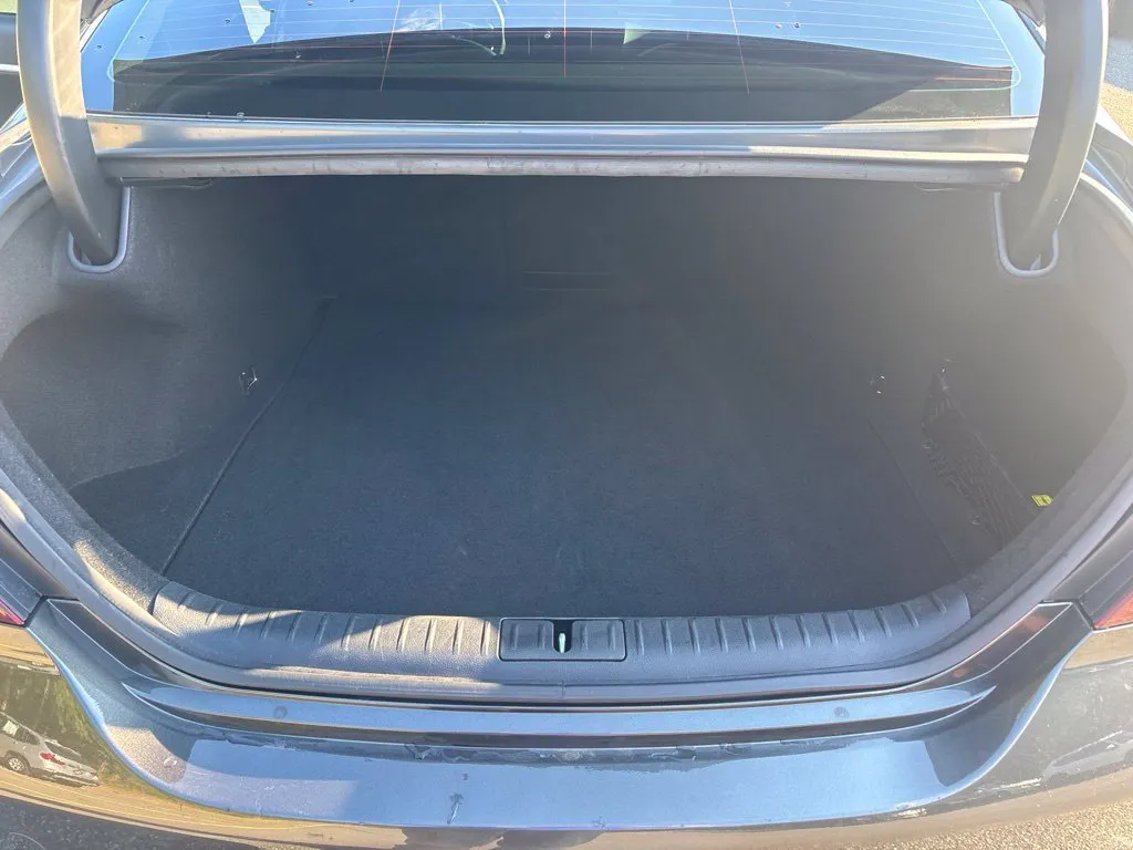 2023 GENESIS G70 Standard - Photo 25
