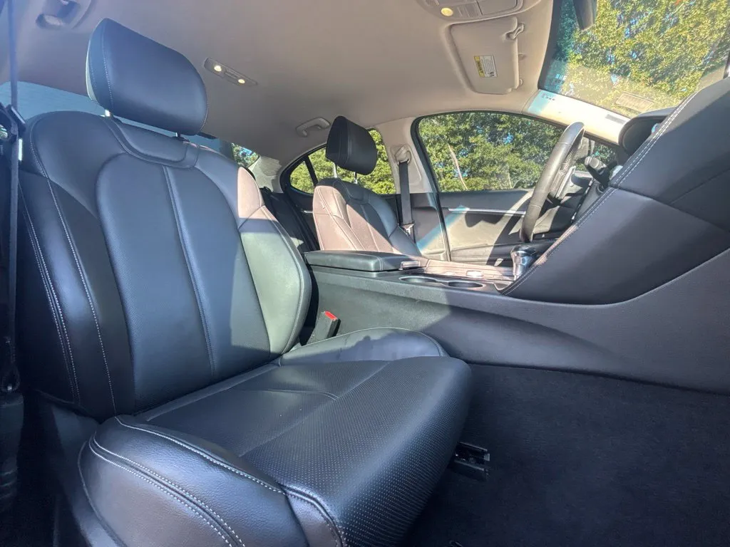 2023 GENESIS G70 Standard - Photo 18