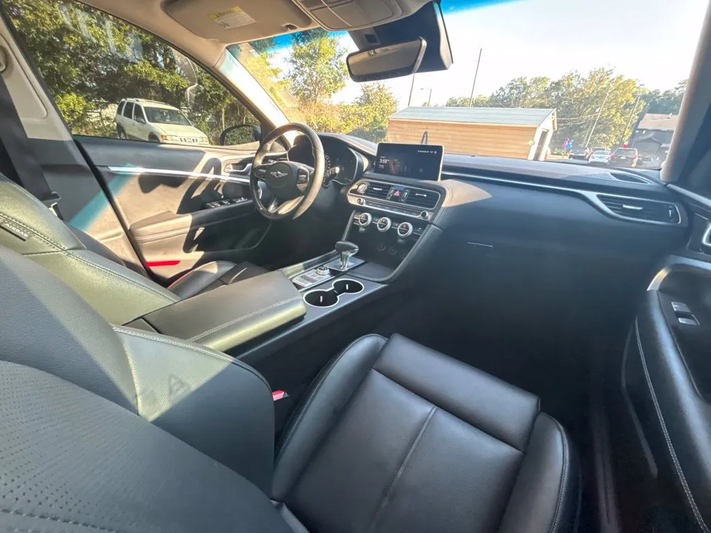 2023 GENESIS G70 Standard - Photo 17