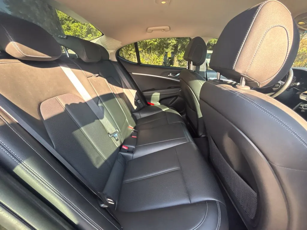 2023 GENESIS G70 Standard - Photo 21