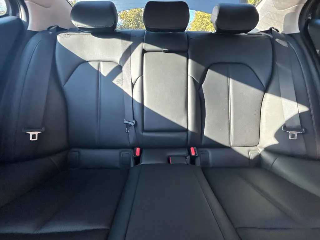 2023 GENESIS G70 Standard - Photo 20