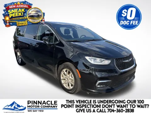 Black 2024 Chrysler Pacifica Touring for sale in Mooresville, NC