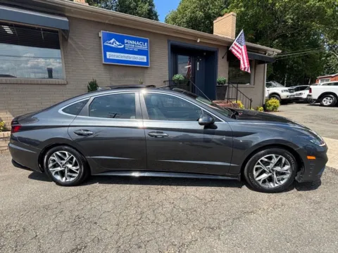 Photos of 2022 Hyundai Sonata SEL for sale in Mooresville, NC at Pinnacle Motor Company LKN