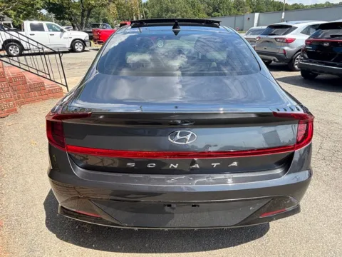 More photos of 2022 Hyundai Sonata SEL at Pinnacle Motor Company LKN, NC