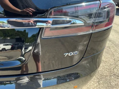 More photos of 2015 Tesla Model S 70D at Pinnacle Motor Company LKN, NC
