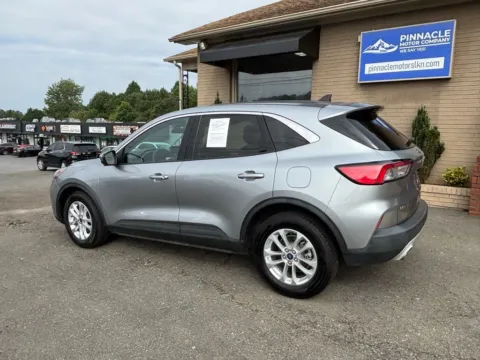 More photos of 2021 Ford Escape Hybrid SE at Pinnacle Motor Company LKN, NC