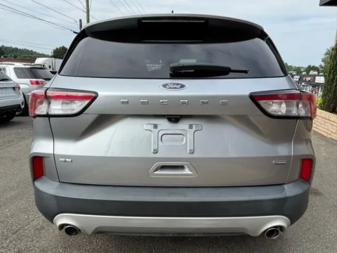 More photos of 2021 Ford Escape Hybrid SE at Pinnacle Motor Company LKN, NC