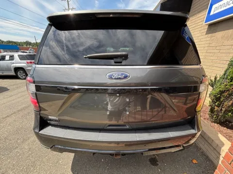 More photos of 2019 Ford Expedition Limited at Pinnacle Motor Company LKN, NC