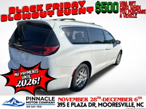 More photos of 2022 Chrysler Pacifica Touring L at Pinnacle Motor Company LKN, NC