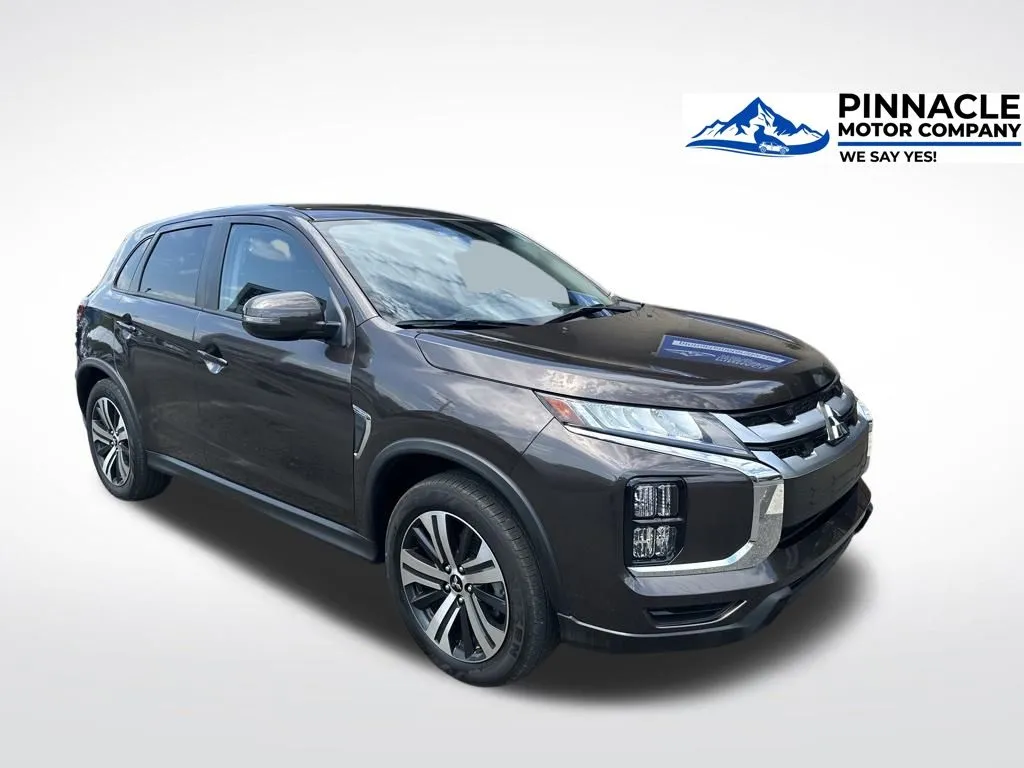 2024 Mitsubishi Outlander Sport SE's photo
